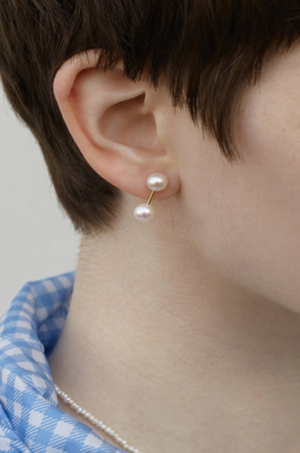 MONDAY EDITION(マンデイエディション) The dumbbell pearl earrings