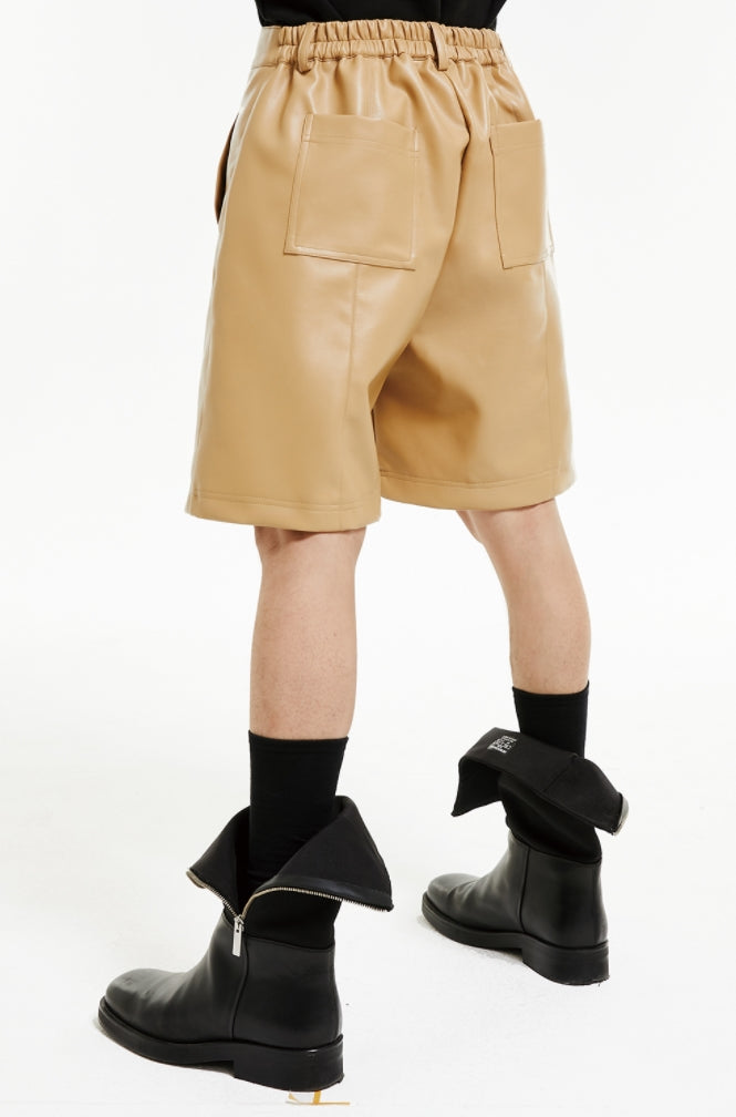 イーエスシースタジオ(ESC STUDIO)  Leather pocket shorts (beige)