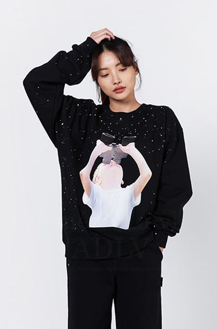 アクメドラビ(acme' de la vie) ADLV BABY FACE SWEATSHIRT BLACK BINOCULARS