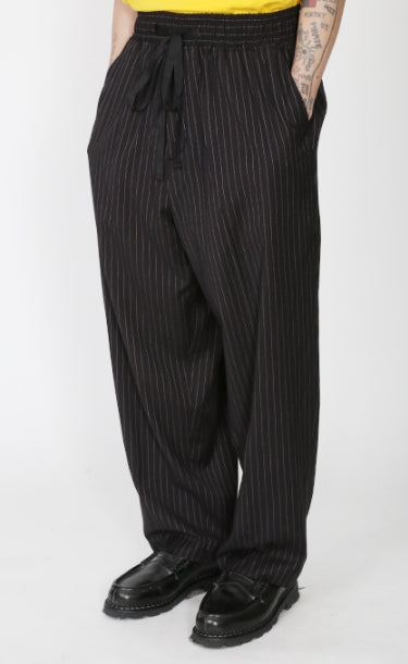 アジョバイアジョ（AJOBYAJO) Oversized Stripe Trousers [Black]