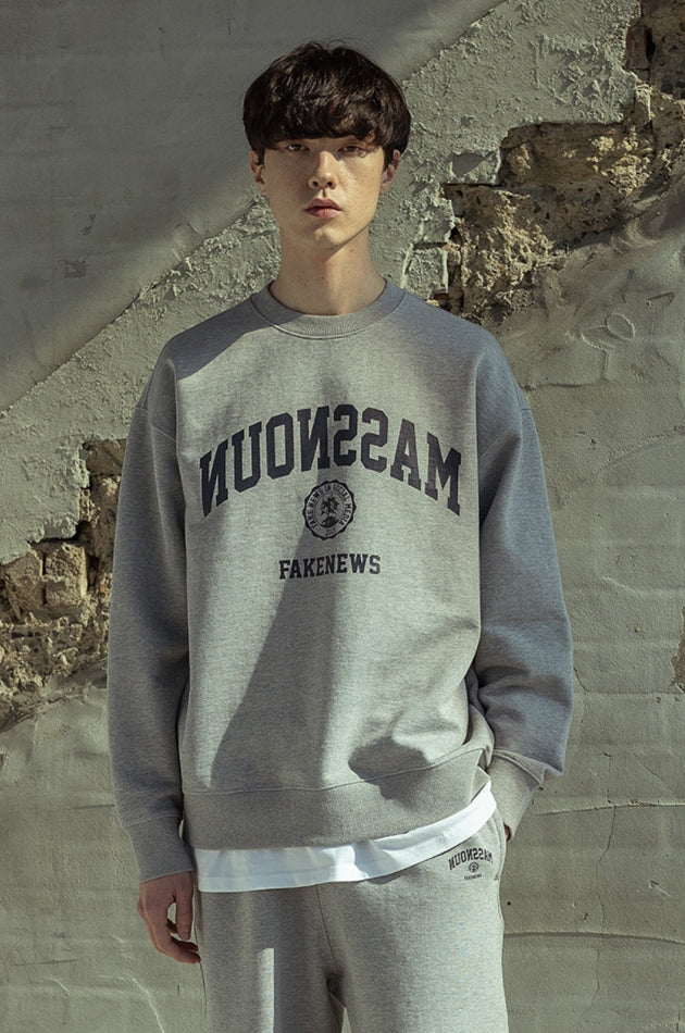 マスノウン(MASSNOUN)  ARCH FAKENEWS CREWNECK MSOCR001-GY