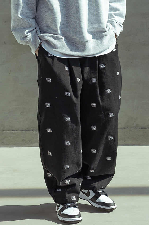マスノウン(MASSNOUN)  TABLOID PATTERN PANTS MSOCP003-BK
