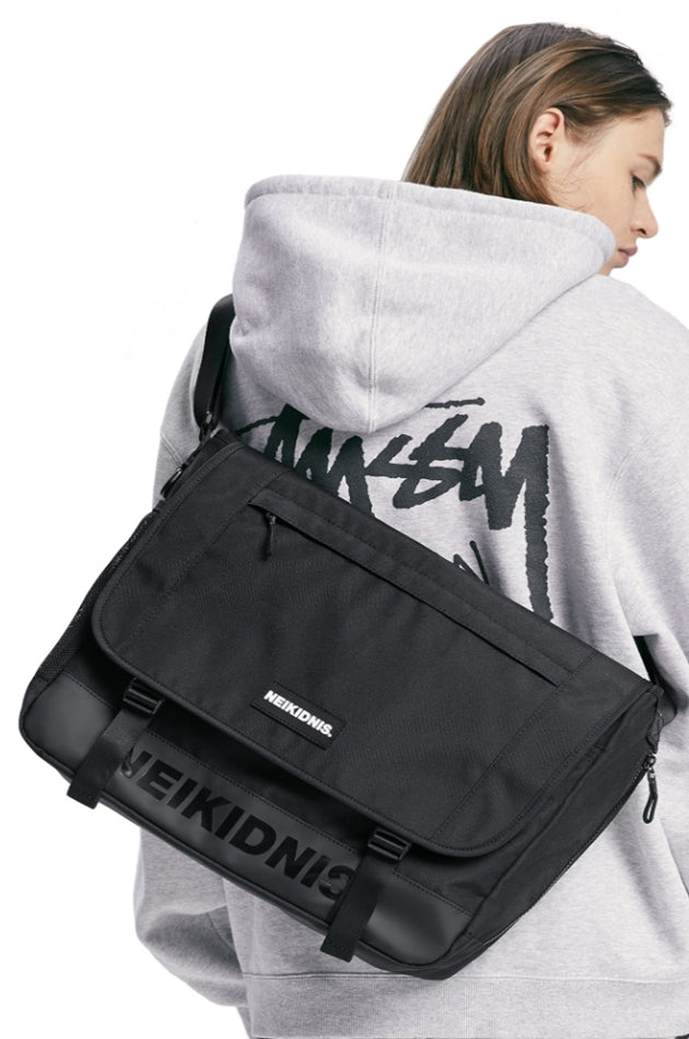 ネイキドニス(NEIKIDNIS)  ALPHA MESSENGER BAG / BLACK