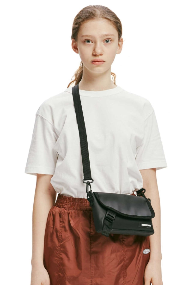 ネイキドニス(NEIKIDNIS) TARP MINI CROSS BAG / MATT BLACK
