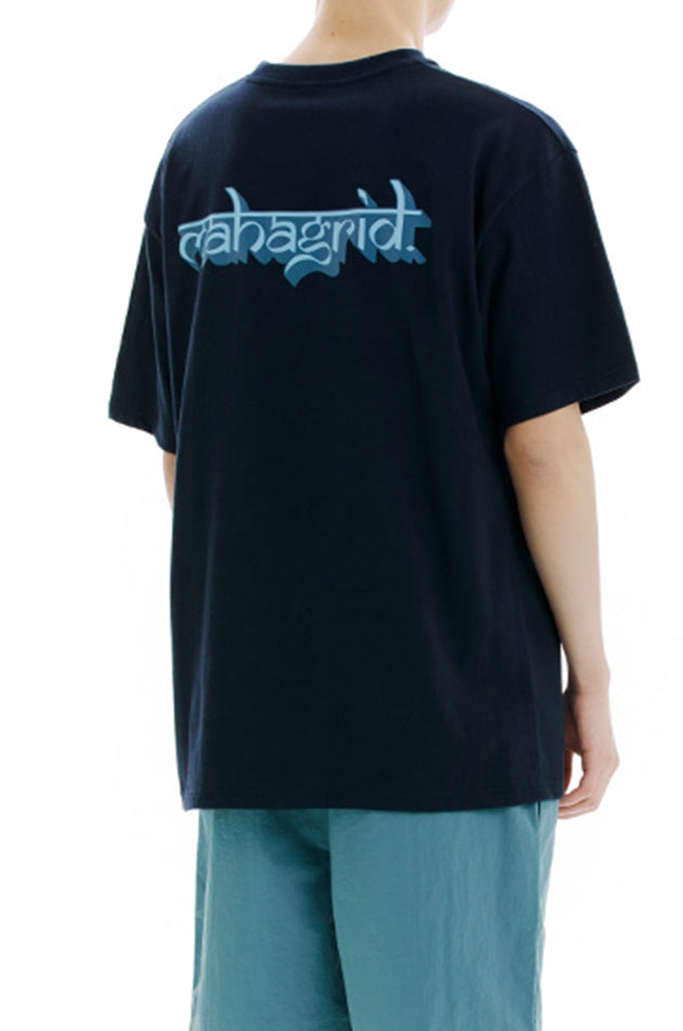 mahagrid (マハグリッド) SANSKRIT LOGO TEE [NAVY]