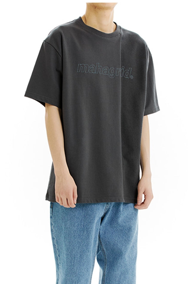 mahagrid (マハグリッド) BLOCKED EMB TEE [CHARCOAL]