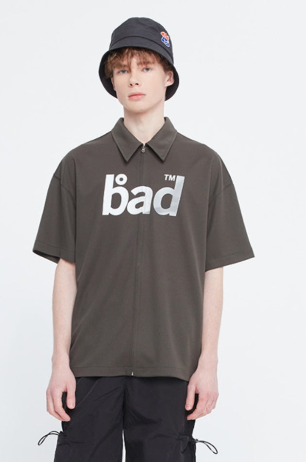 ベドインベド(BADINBAD)  FADE OUT LOGO SHIRT_KHAKI