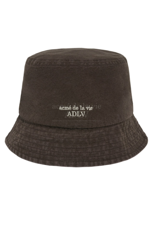 アクメドラビ(acme' de la vie)   BASIC LOGO WASHING BUCKET HAT BROWN