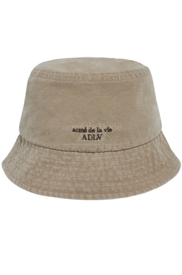 アクメドラビ(acme' de la vie)   BASIC LOGO WASHING BUCKET HAT BEIGE