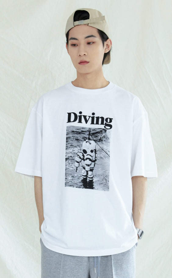 KND(ケイエンド) DIVING GRAPHIC T-SHIRTS WHITE