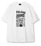 KND(ケイエンド) DIVING GRAPHIC T-SHIRTS WHITE