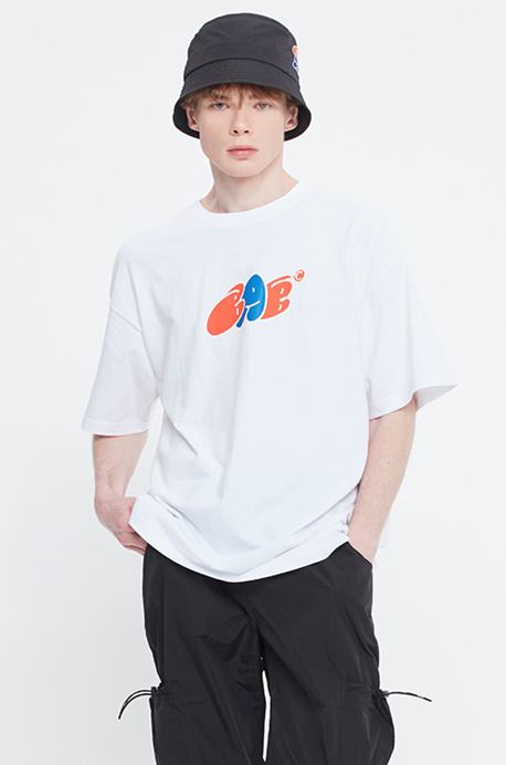 ベドインベド(BADINBAD) COLOR FAT LOGO TEE_WHITE