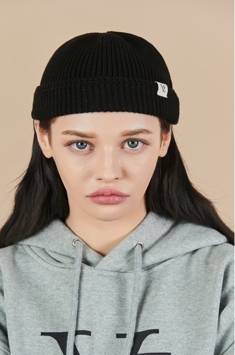 VARZAR(バザール)　rope pattern short beanie black
