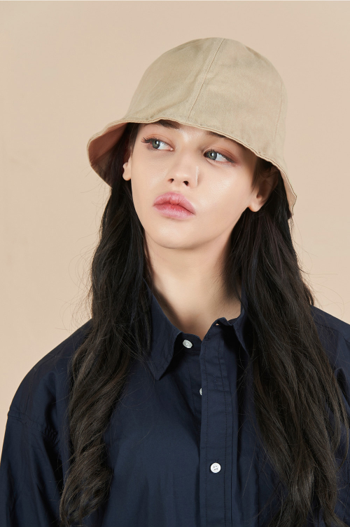 VARZAR(バザール)　Metal Tip Banding Bucket Hat Beige