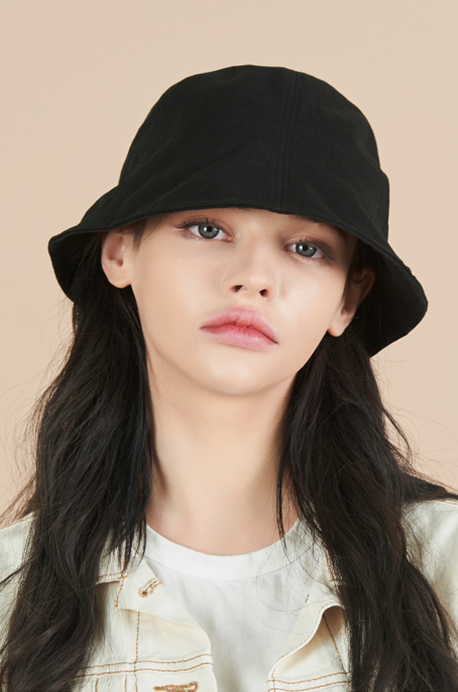VARZAR(バザール)　Metal Tip Banding Bucket Hat Black