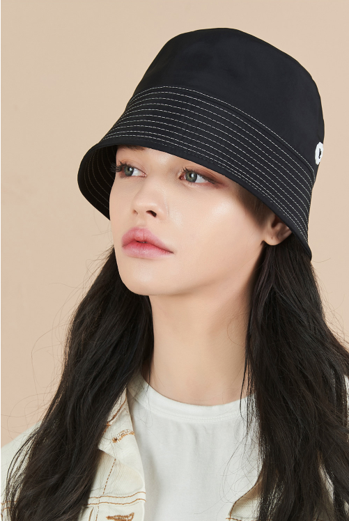 VARZAR(バザール)　White stitch Poly drop bucket hat Black