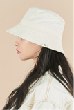 VARZAR(バザール)　Monogram Label Pigment Bucket Hat White