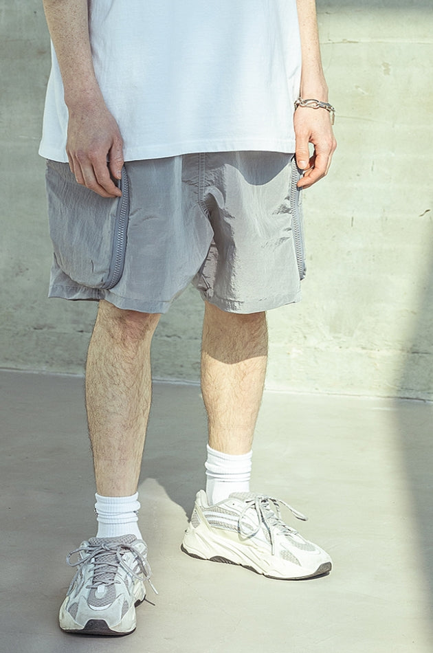 マスノウン(MASSNOUN)  ZIPPER POCKET NYLON SHORT PANTS MSOSP002-GY