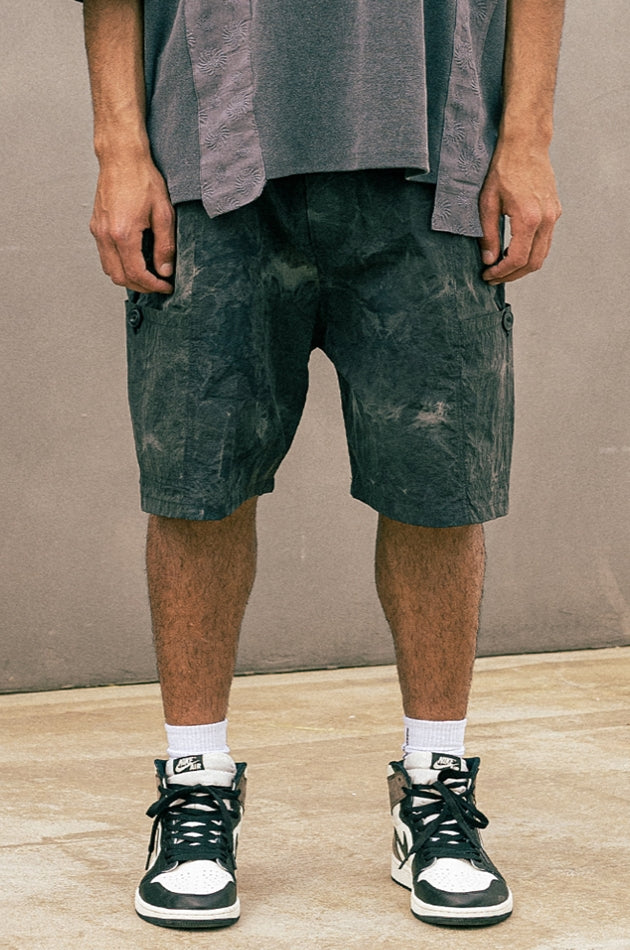 マスノウン(MASSNOUN) TYE-DYED CARGO POCKET SHORT PANTS MUOSP004-BK
