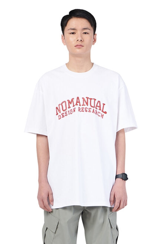 NOMANUAL(ノーマニュアル) DRAWING ARCH LOGO T-SHIRT - WHITE