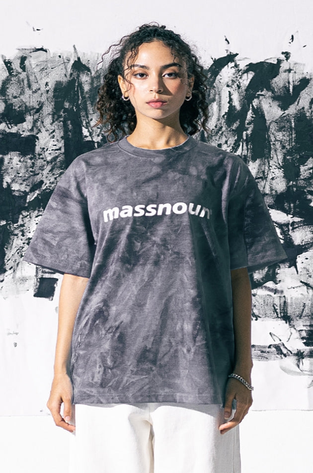 マスノウン(MASSNOUN)  SL LOGO TIE-DYE REGULAR FIT T-SHIRTS MUOTS007-BK