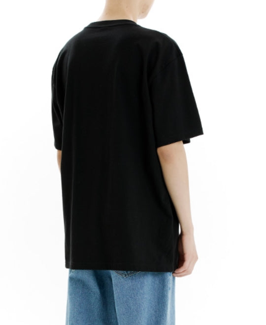 mahagrid (マハグリッド)  COLLEGE LOGO TEE [BLACK]