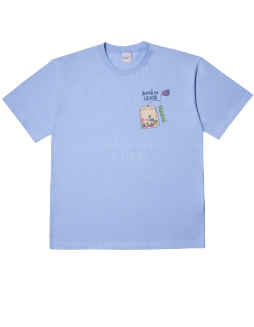 アクメドラビ(acme' de la vie) TEABAG LOGO SHORT SLEEVE T-SHIRT SKYBLUE
