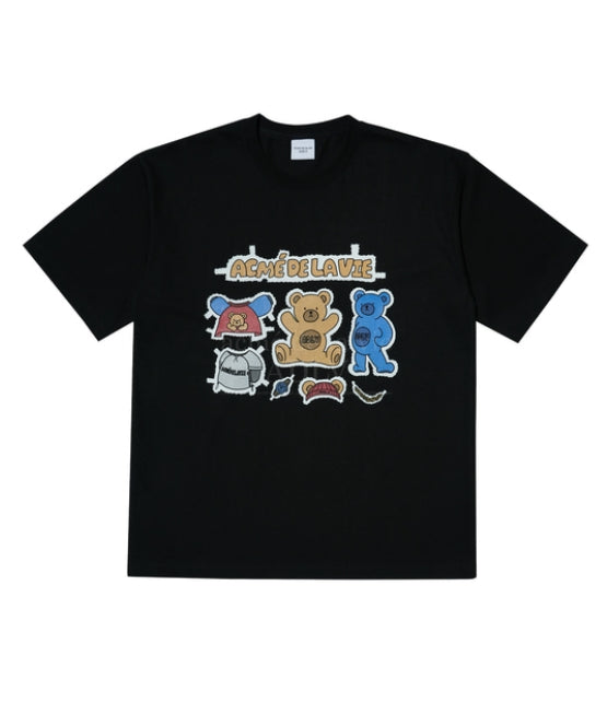 アクメドラビ(acme' de la vie)   TEDDY BEAR STICKER SHORT SLEEVE T-SHIRT BLACK