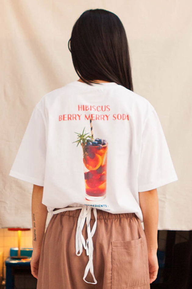 Q CUMBERS (キューカンバース)　Recipe T-shirt - Hibiscus Berry Mary Soda