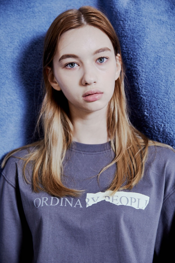 ORDINARY PEOPLE(オーディナリーピープル) CRACK IVORY LOGO CHARCOAL T-SHIRTS