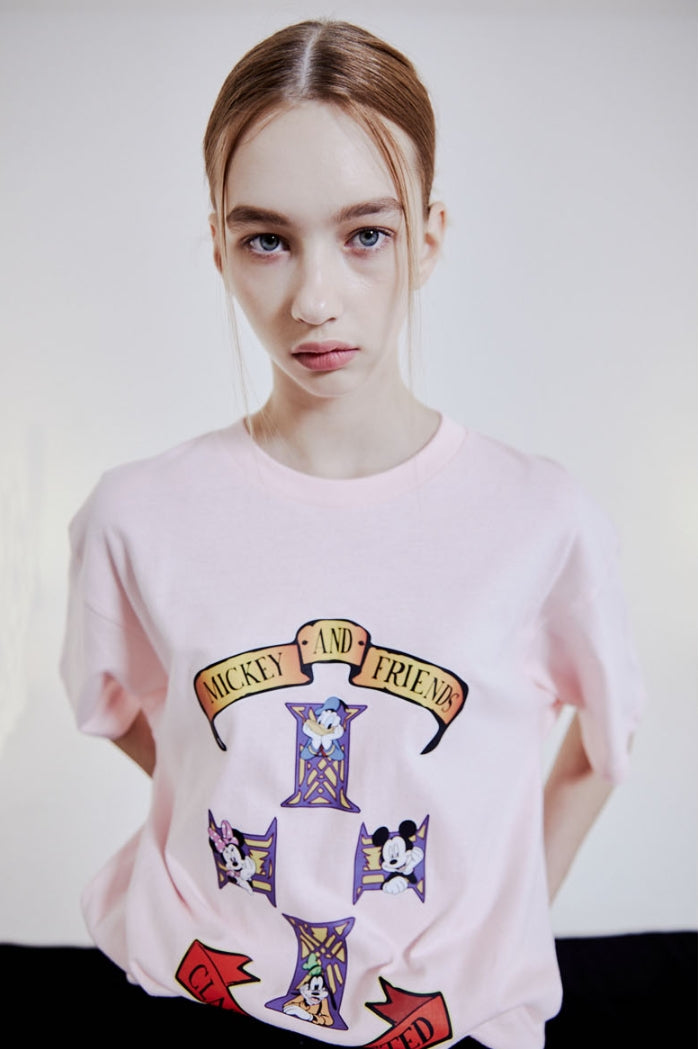 ORDINARY PEOPLE(オーディナリーピープル) [ORDINARYPEOPLE X DISNEY] MICKEY AND FRIENDS PINK T-SHIRTS