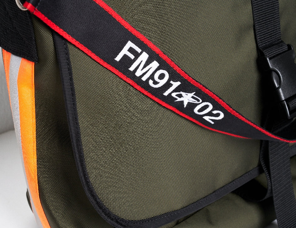 FM91.02 (エフエム91.02)　xPLAY Messenger Bag khaki