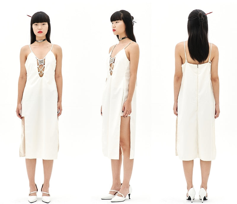 オージーオーディー(OZOD)  TWISTED LOGO DRESS_WHITE