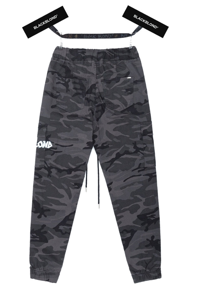 ブラックブロンド(BLACKBLOND) BBD Graffiti Logo Camo Cargo Jogger Pants (Gray)