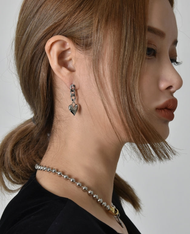 BLACKPURPLE (ブラックパープル) CHAIN DROP HEART EARRING (GOLD,SILVER)