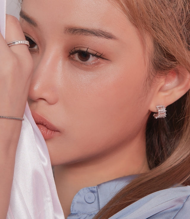 BLACKPURPLE (ブラックパープル) Tritz Cubic Earrings (M)