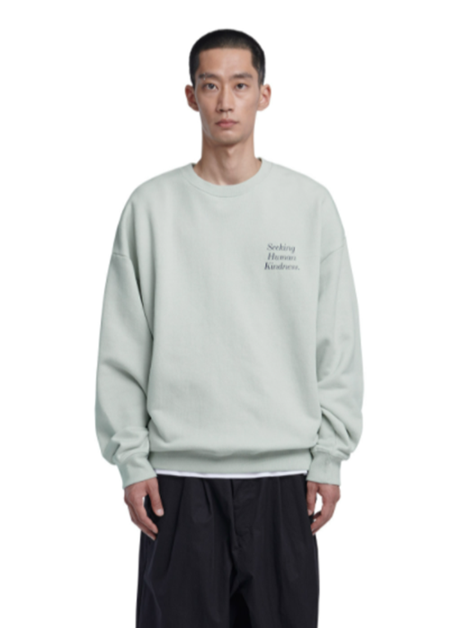 NOMANUAL(ノーマニュアル)  SLOGAN SWEATSHIRT - LIGHT KHAKI