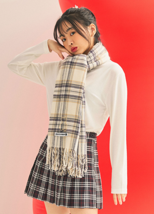 AQO_studiospace(アコスタジオスペース)  AQO CHECK MUFFLER IVORY