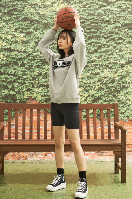 AQO_studiospace(アコスタジオスペース)    AQO VARSITY LOGO SWEATSHIRTS GRAY