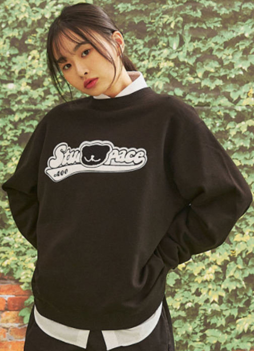 AQO_studiospace(アコスタジオスペース)    AQO VARSITY LOGO SWEATSHIRTS BLACK
