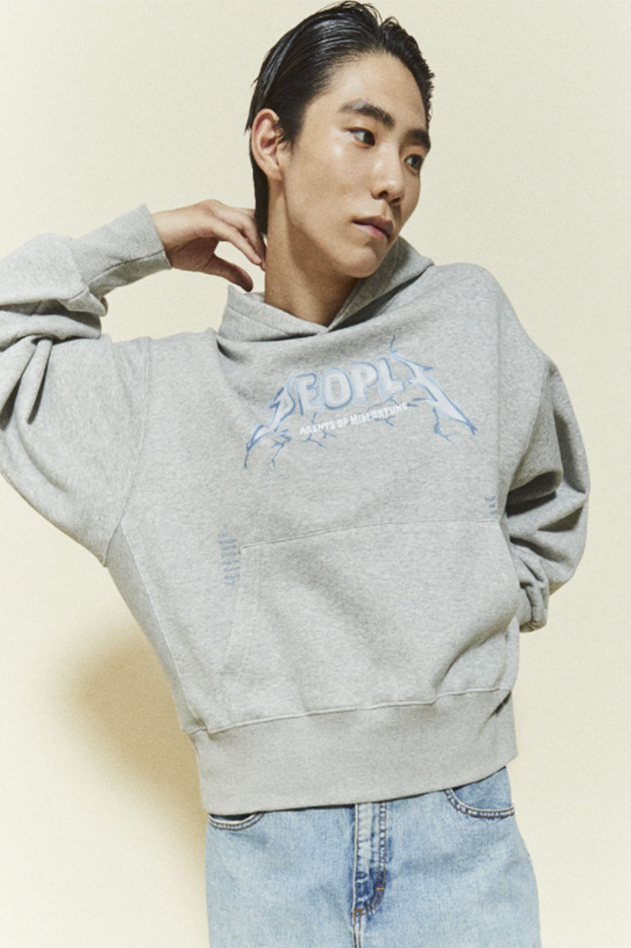 ORDINARY PEOPLE(オーディナリーピープル) STORM GRAPHIC GRAY HOODIE
