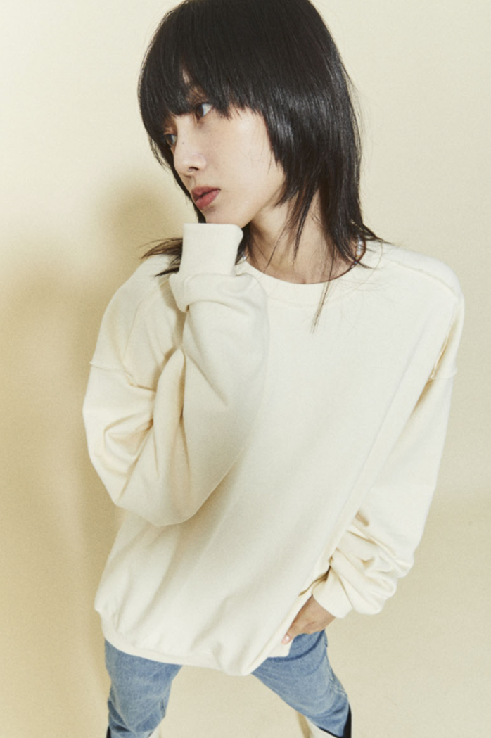 ORDINARY PEOPLE(オーディナリーピープル) LOCATION LOGO CREAM SWEATSHIRTS