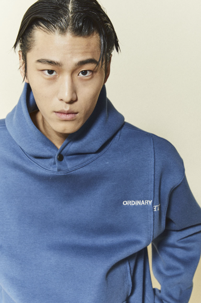 ORDINARY PEOPLE(オーディナリーピープル) THREE PANELLED SETUP BLUE HOODIE