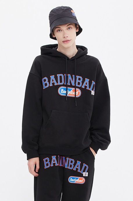 ベドインベド(BADINBAD) COLLEGE FONT HEAVY WEIGHT HOODIE_BLACK