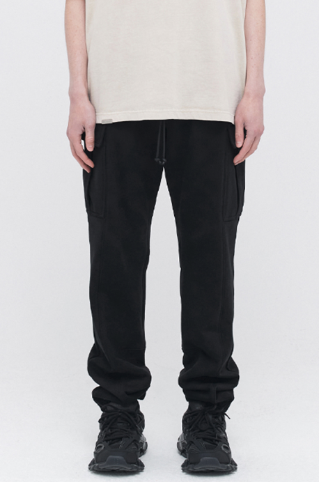 ディープリーク(DPRIQUE) CARGO SWEATPANTS - BLACK
