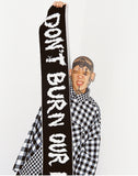 アジョバイアジョ(AJOBYAJO)  (19) Slogan Muffler [Black]