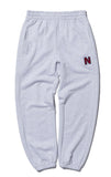 NOMANUAL(ノーマニュアル) BOUCLE ARCH LOGO SWEATPANTS - WHITE MELANGE