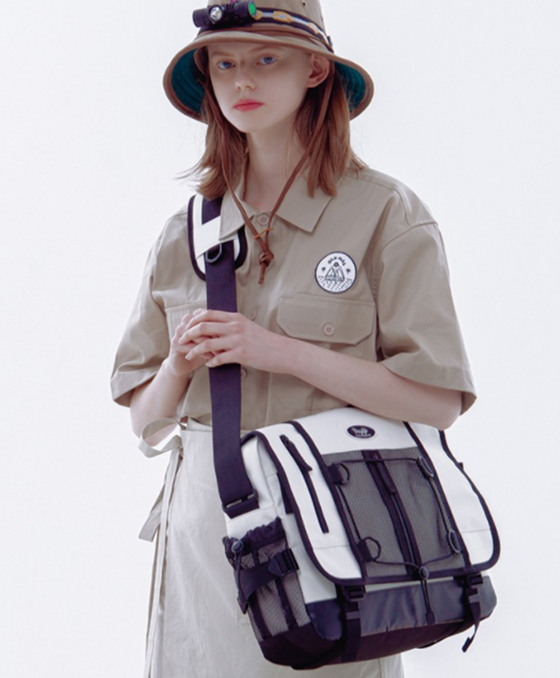 デイライフ(Daylife)  DAYLIFE FLAP STRING MESSENGER BAG (IVORY)