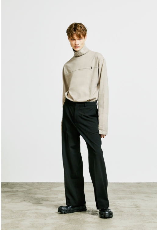 SSY(エスエスワイ)  back button long sleeve chest tip turtle neck ivory