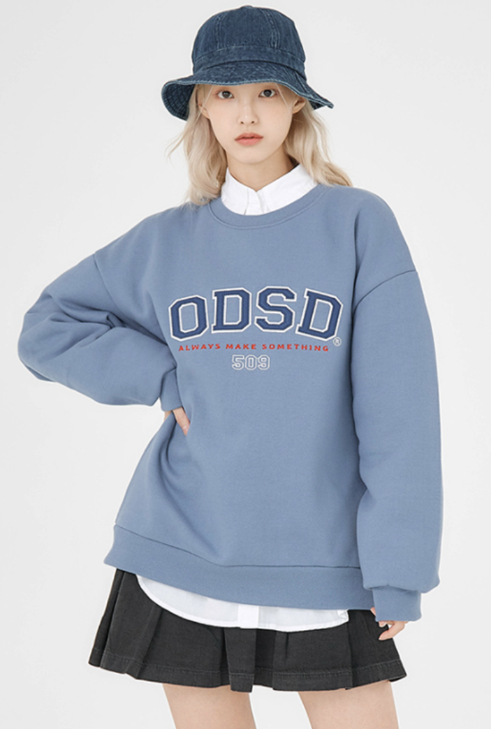 Odd Studio (オッドスタジオ)　ODSD APPLIQUE LOGO SWEATSHIRT-DUST BLUE